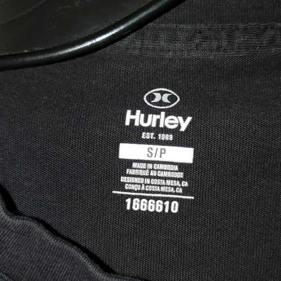 Hurley tshirt - Picture 4 of 4